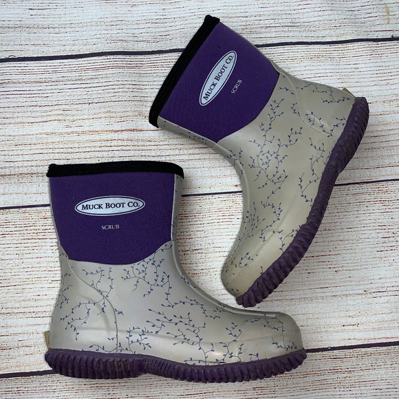 Muck Boot Co. Shoes - Muck Boots Rubber Ankle Rain Wmn 4-4.5 Youth 2-2.5